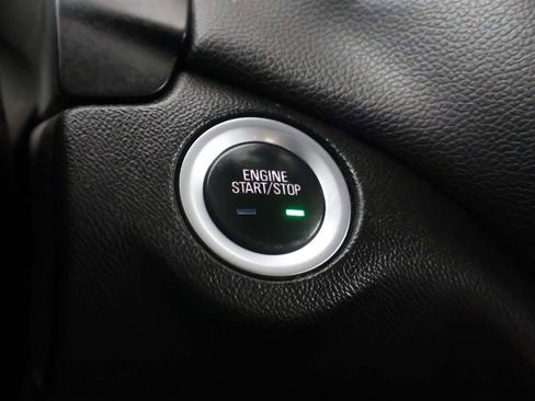 Used 2020 Chevrolet Equinox LT image 34