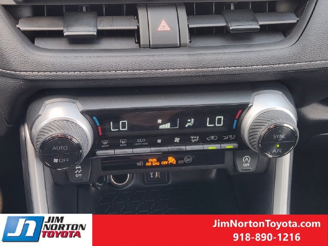 Used 2025 Toyota RAV4 XLE FWD image 19