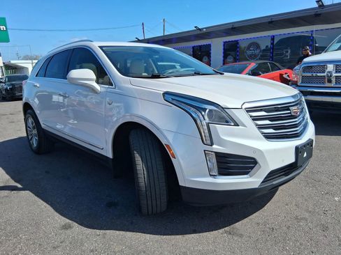 Used 2018 Cadillac XT5 Luxury w/ Driver Awareness Package image 5