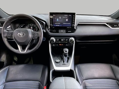 Used 2022 Toyota RAV4 XSE AWD/4WD image 16