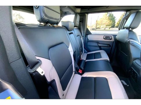 Used 2024 Ford Bronco Wildtrak image 28