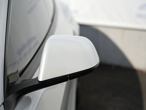 Used 2023 Tesla Model 3 Standard Range image 10