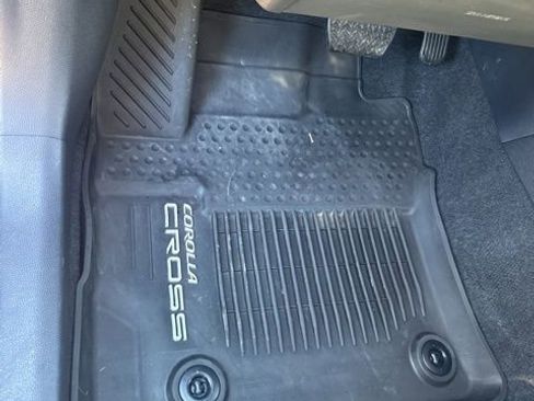 Used 2024 Toyota Corolla Cross XSE image 13