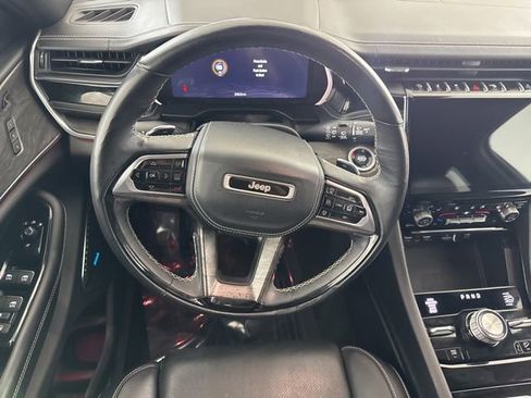 Used 2023 Jeep Grand Cherokee Overland w/ Adv Protech Group III AWD/4WD image 28