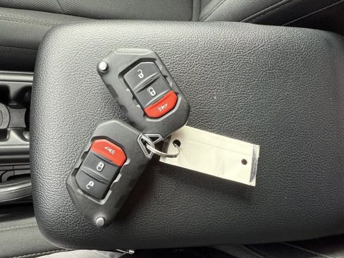 Used 2022 Jeep Wrangler Willys image 23