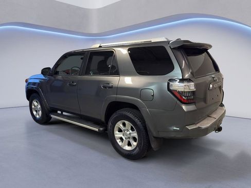 Used 2016 Toyota 4Runner SR5 AWD/4WD image 4