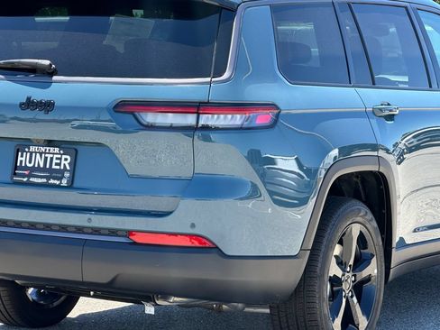 New 2026 Jeep Grand Cherokee L Limited w/ Limited Altitude Package AWD/4WD image 8