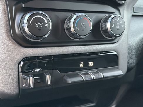 Used 2024 RAM 2500 Big Horn w/ Bed Utility Group image 31