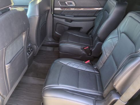 Used 2017 Ford Explorer Platinum image 20