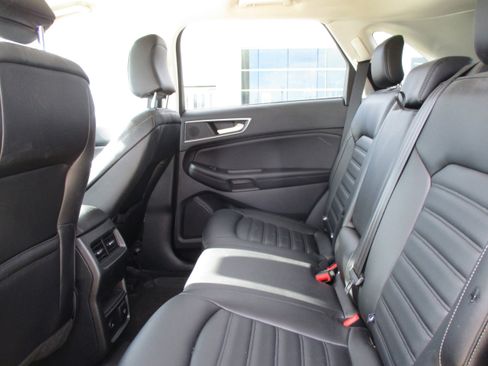 Used 2024 Ford Edge SEL w/ Convenience Package image 17