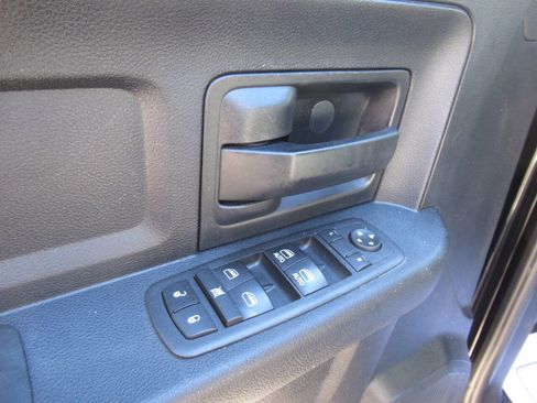 Used 2014 RAM 2500 Tradesman w/ Chrome Appearance Group AWD/4WD image 17