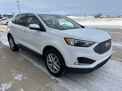 Used 2024 Ford Edge SEL w/ Convenience Package AWD/4WD image 3