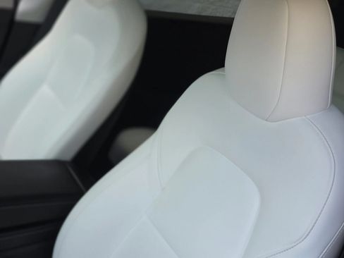 Used 2023 Tesla Model Y Long Range AWD/4WD image 22
