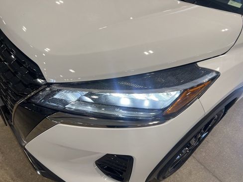 Certified 2024 Nissan Kicks SR w/ SR Premium Package image 30