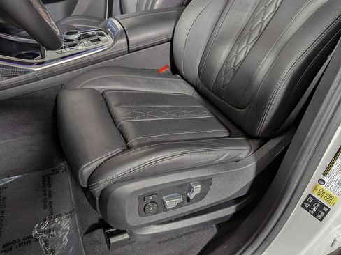 Used 2024 BMW X7 xDrive40i w/ Executive Package image 27