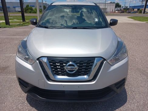 Used 2020 Nissan Kicks S FWD image 8