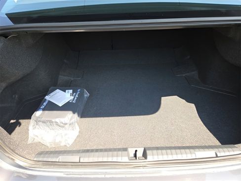 Used 2023 Subaru Legacy image 16