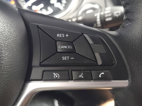 Used 2020 Nissan Rogue SV image 17