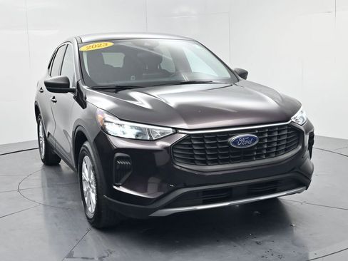 Used 2023 Ford Escape Active image 2