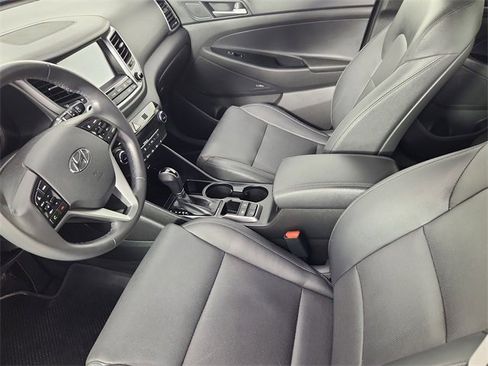 Used 2017 Hyundai Tucson SE Plus w/ Cargo Package image 10