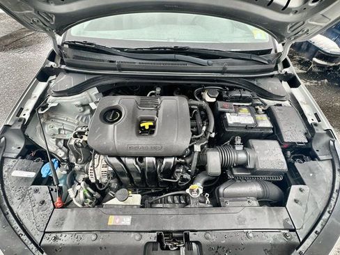 Used 2020 Hyundai Elantra SE w/ Cargo Package (C1) image 18