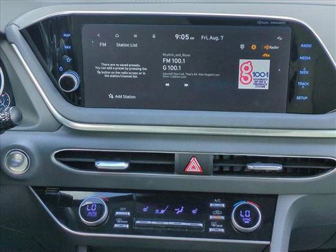 Certified 2023 Hyundai Sonata SEL w/ Convenience Package FWD image 18