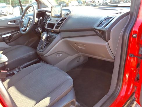 Used 2022 Ford Transit Connect XLT image 11