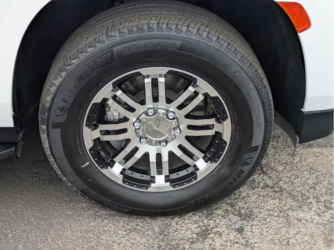 Used 2023 Chevrolet Tahoe LS image 30