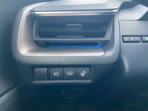 Used 2023 Toyota Prius XLE image 18