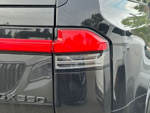 Used 2024 Lexus GX 550 w/ Accessory Package (Z1) image 17