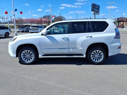 Used 2018 Lexus GX 460 Premium w/ Premium Package image 2