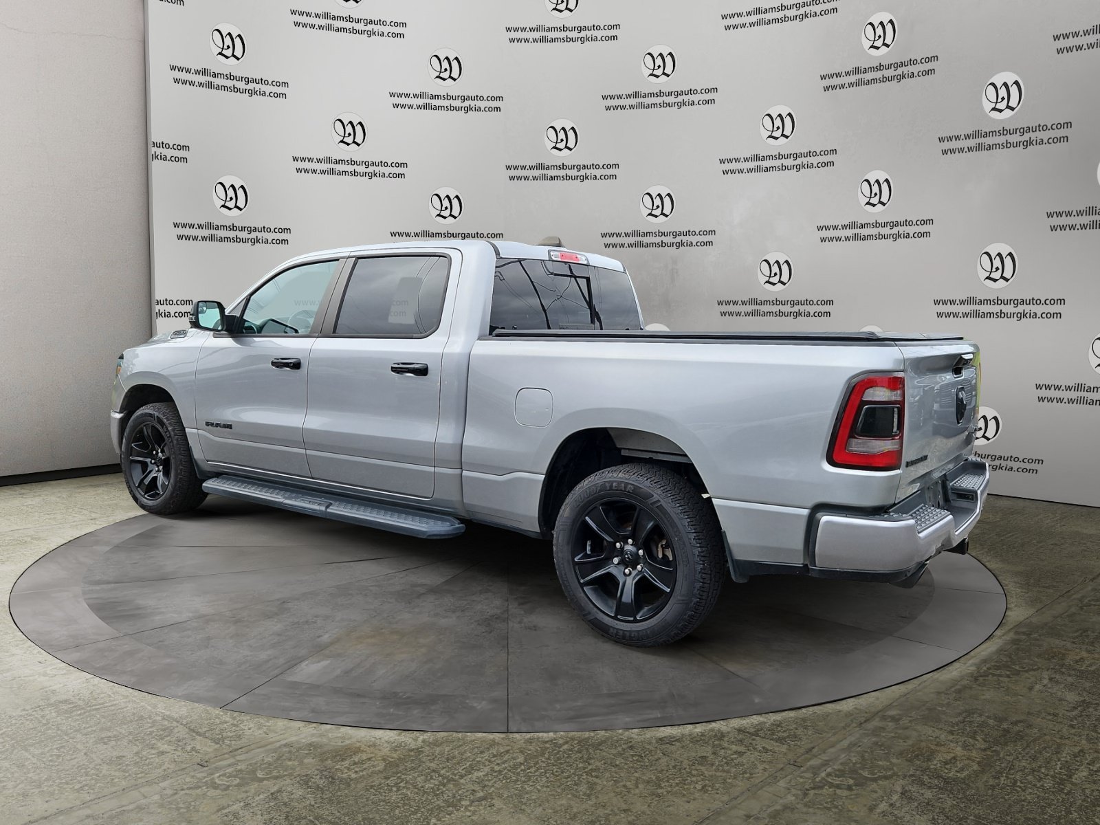 Used 2024 RAM 1500 Big Horn AWD/4WD image 3
