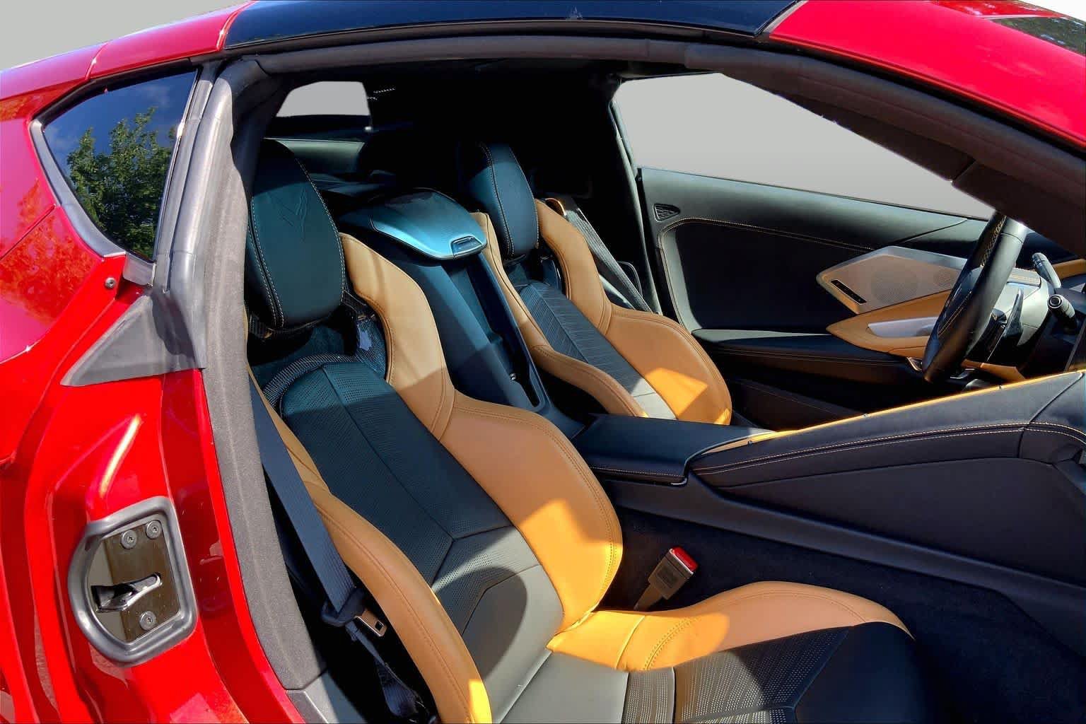 Used 2025 Chevrolet Corvette Stingray Preferred Cpe w/ Z51 Performance Package RWD image 8