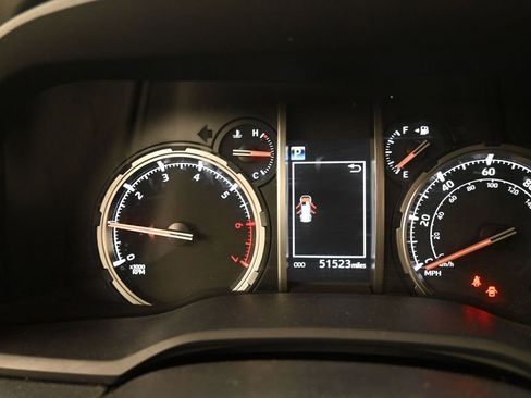 Used 2024 Toyota 4Runner TRD Off-Road Premium AWD/4WD image 19