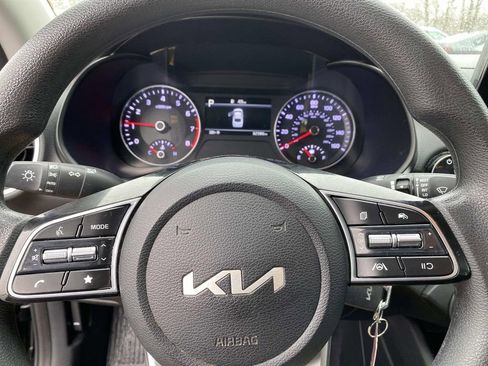 Used 2022 Kia Forte LXS image 13