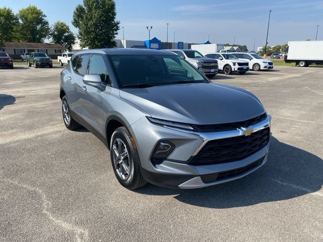 Used 2025 Chevrolet Blazer LT FWD image 8