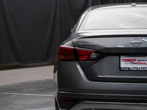 Used 2024 Nissan Altima 2.5 SV image 12