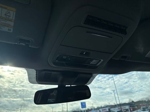 Used 2023 Ford F350 Lariat w/ Chrome Package image 32