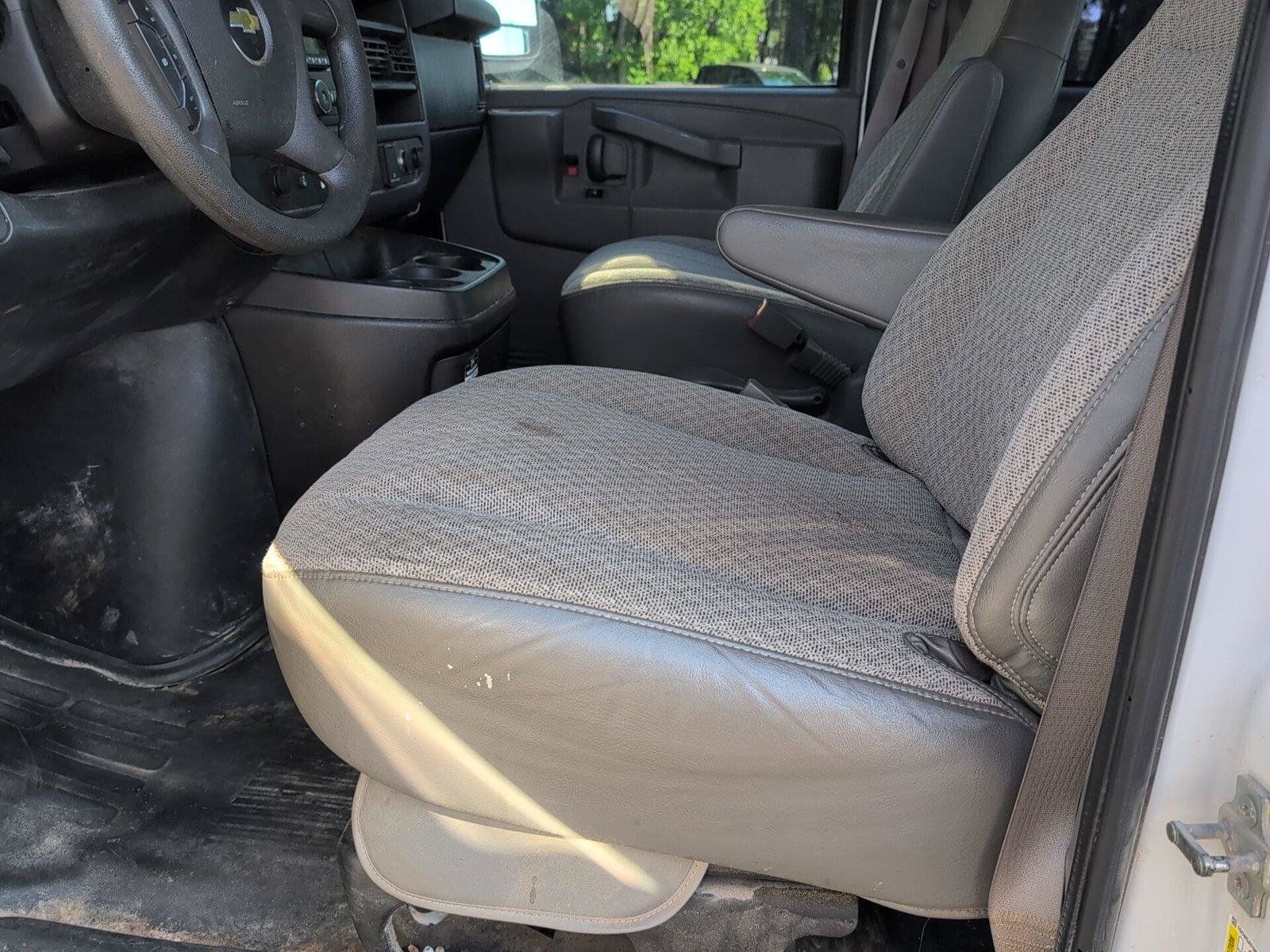 Used 2017 Chevrolet Express 2500 RWD image 12