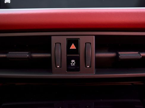 Used 2024 Porsche Cayenne Coupe image 67