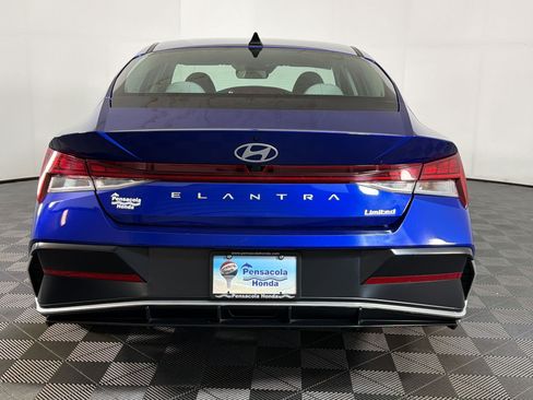 Used 2025 Hyundai Elantra Limited FWD image 8