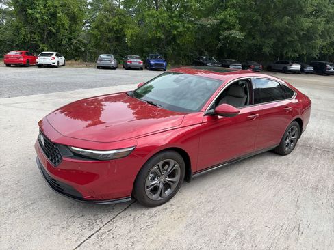 Used 2025 Honda Accord EX-L image 3