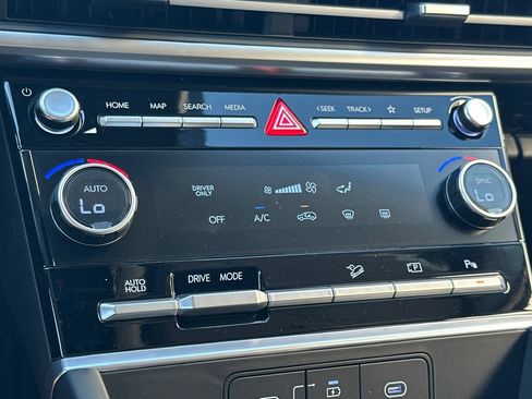 Certified 2026 Hyundai Santa Fe SE FWD image 22