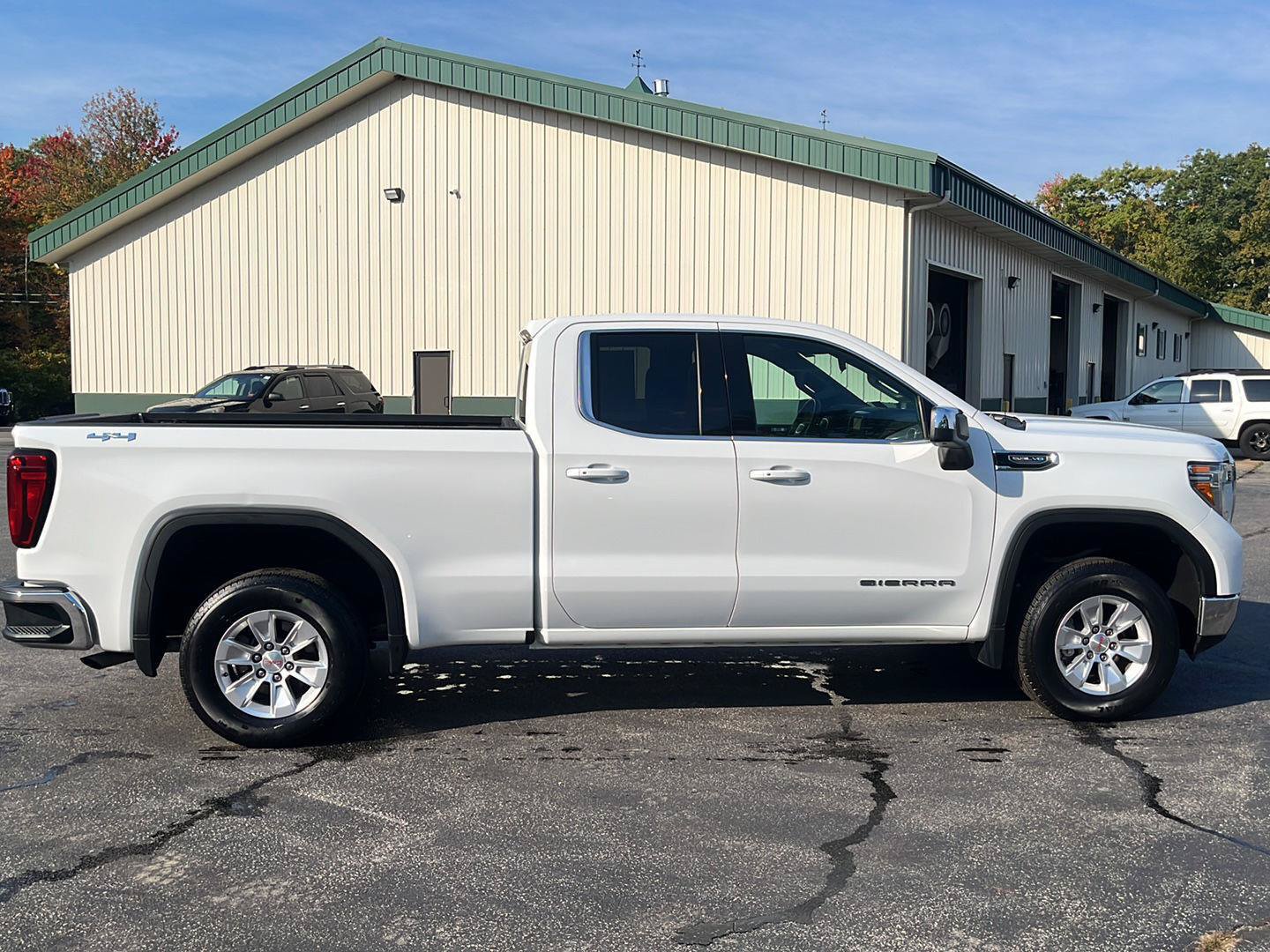 Used 2022 GMC Sierra 1500 SLE w/ Snow Plow Prep Package AWD/4WD image 6