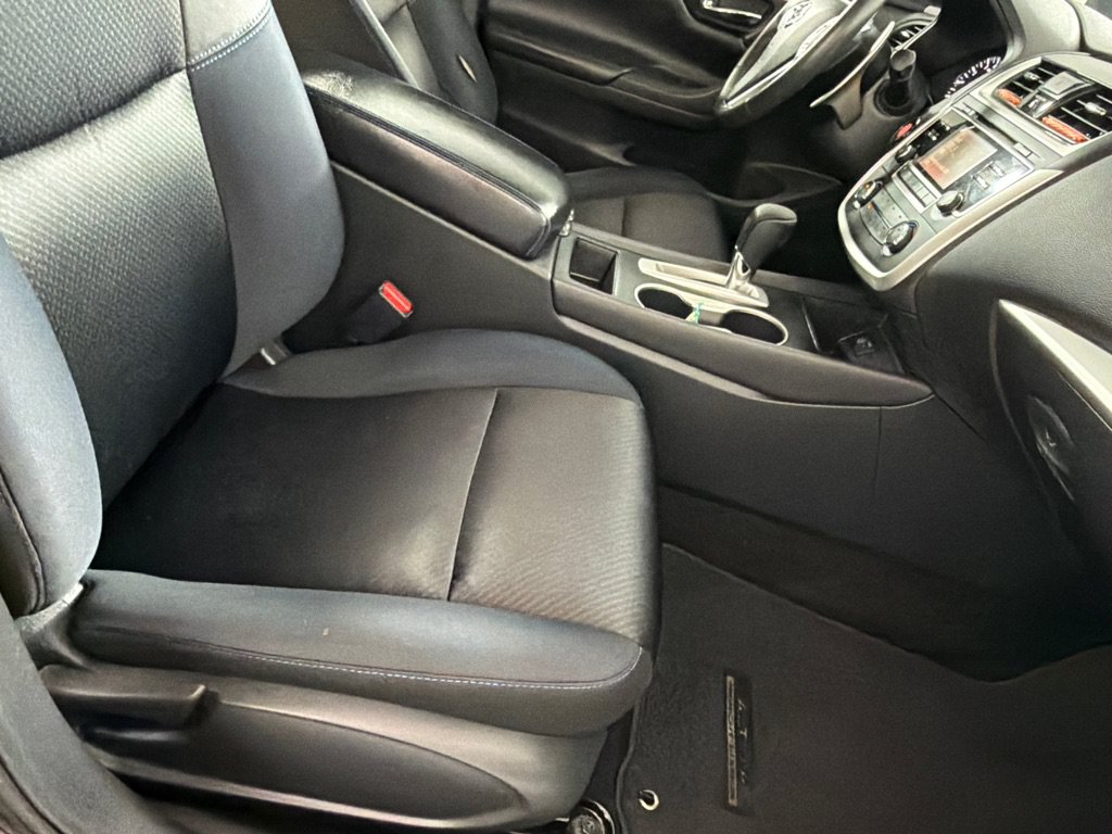 Used 2017 Nissan Altima 2.5 SR w/ Midnight Edition Package FWD image 17