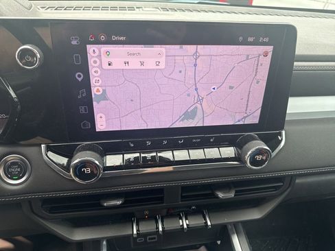 Used 2025 Chevrolet Colorado LT RWD image 7