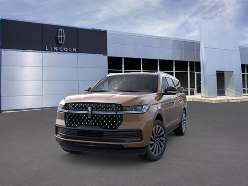 New 2026 Lincoln Navigator L Black Label AWD/4WD image 2