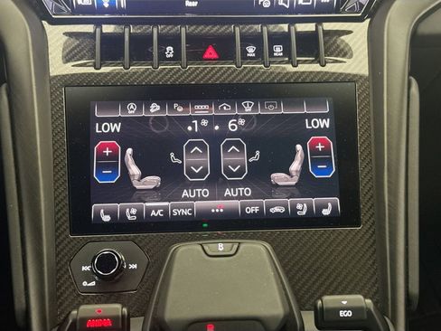 Used 2024 Lamborghini Urus S AWD/4WD image 16