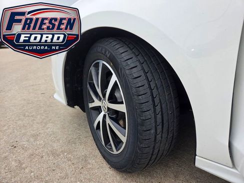 Used 2017 Volkswagen Jetta SE FWD image 9