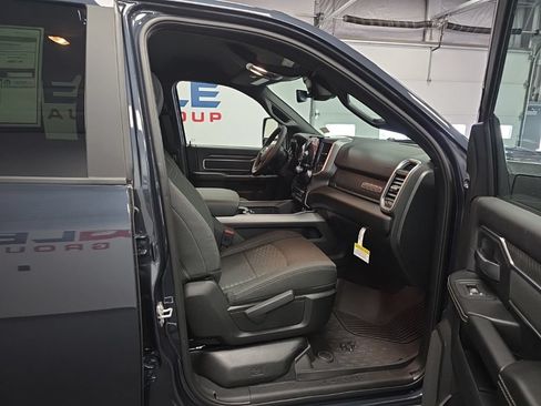New 2026 RAM 2500 Big Horn AWD/4WD image 18